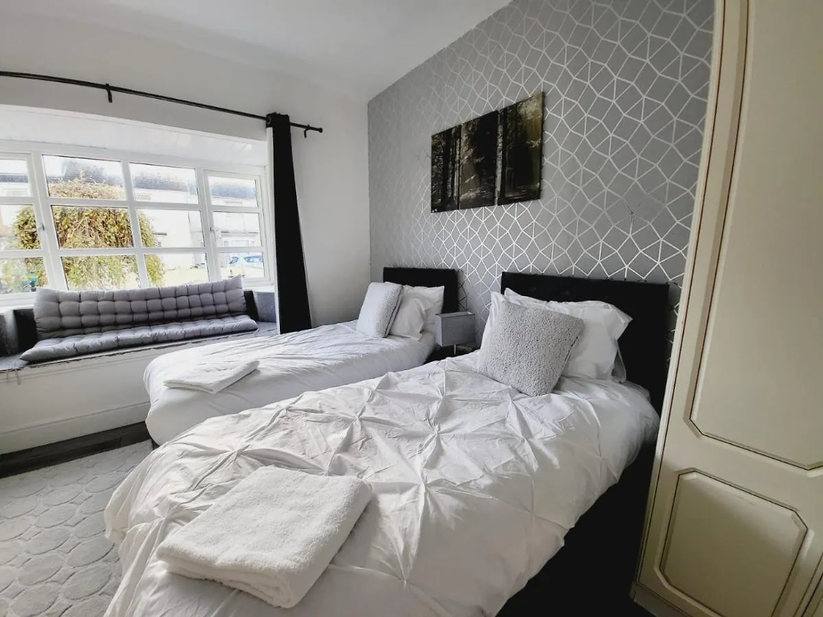 City Centre Room, Wifi, Share Facility Swansea