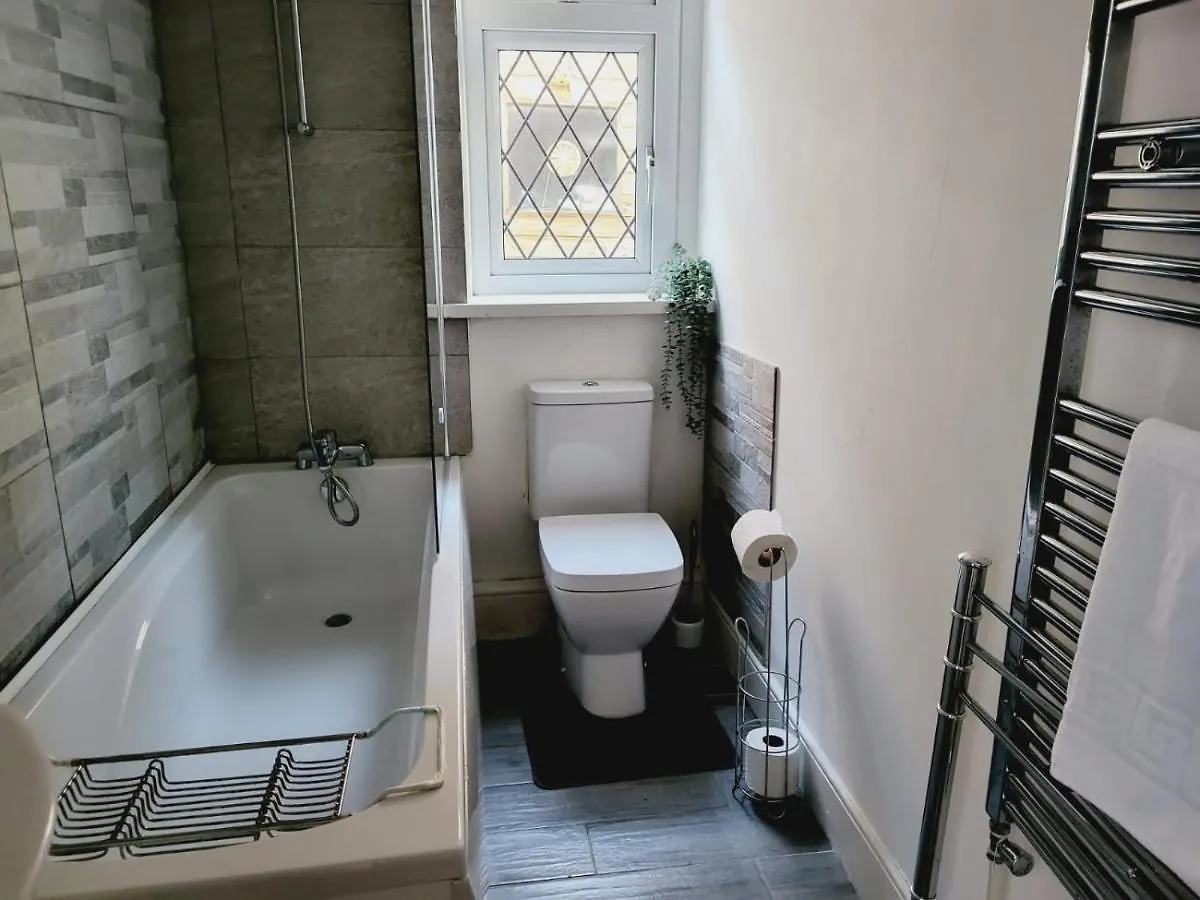 City Centre Room, Wifi, Share Facility Swansea United Kingdom