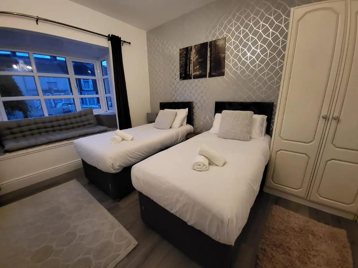 City Centre Room, Wifi, Share Facility Swansea