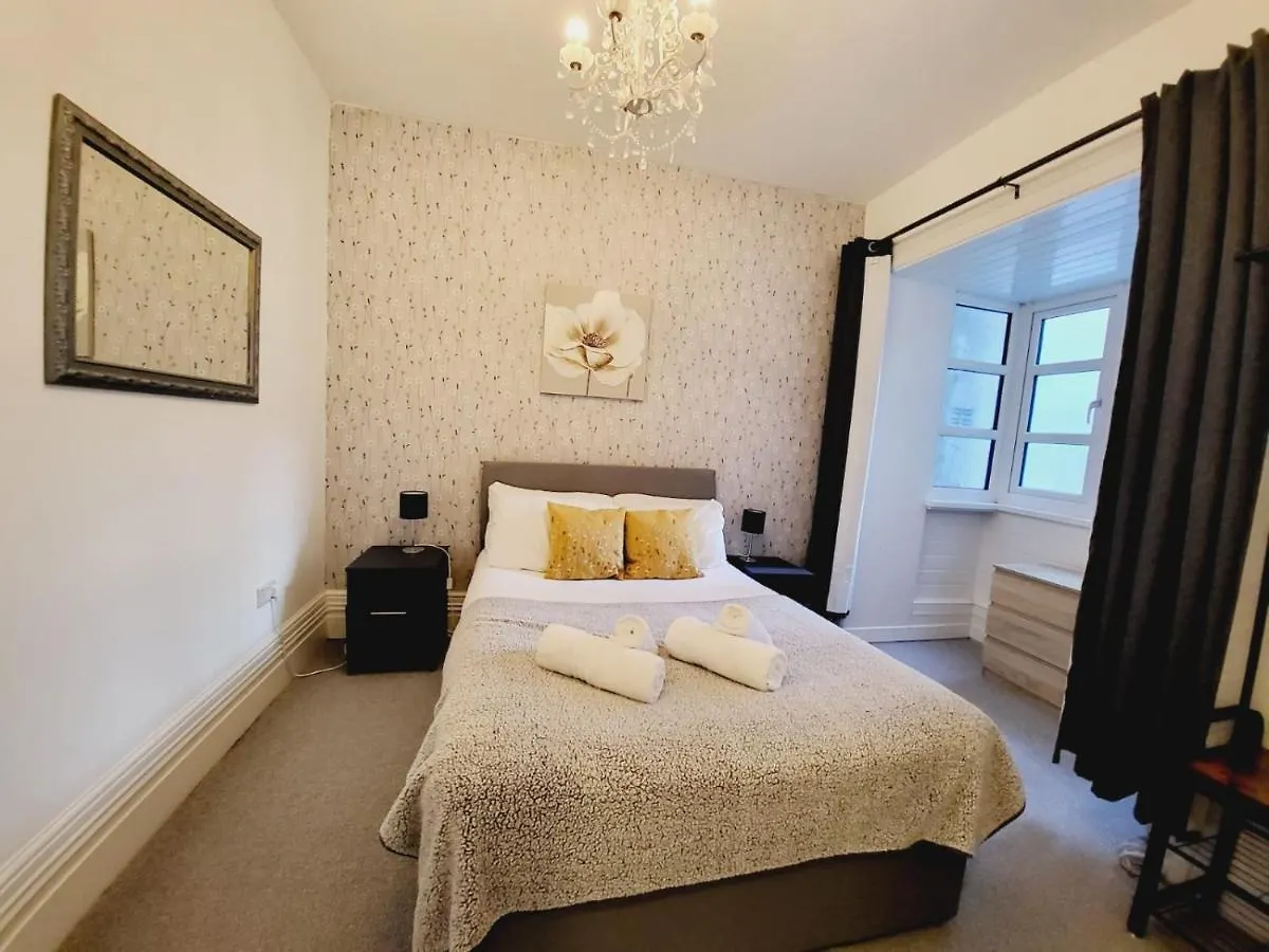 City Centre Room, Wifi, Share Facility Swansea 0*,